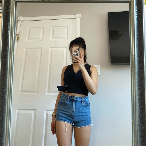 Wrap Cropped Tank - Picture 2 of 4